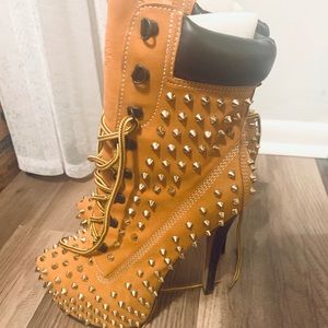 👠Studded Timberland-Style Booties👠